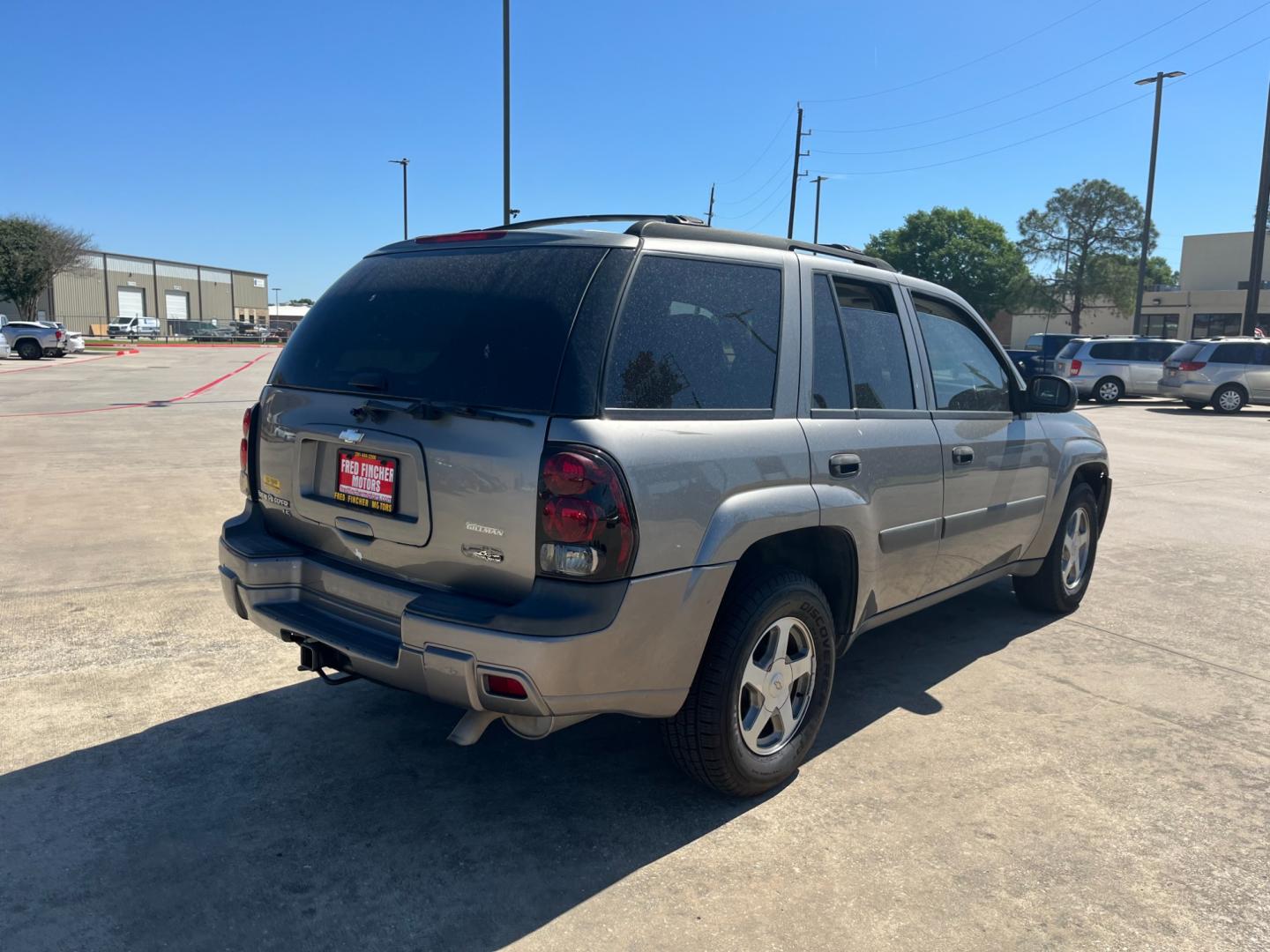 2005 GRAY /gray Chevrolet TrailBlazer LS 2WD (1GNDS13S052) with an 4.2L L6 DOHC 24V engine, 4-Speed Automatic Overdrive transmission, located at 14700 Tomball Parkway 249, Houston, TX, 77086, (281) 444-2200, 29.928619, -95.504074 - Photo#6